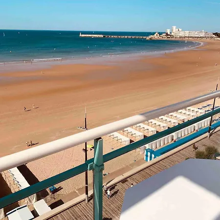 Vue Grande Terrasse Et Garage *